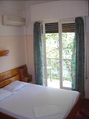 Imagen de la habitación del Hotel Alma, Atenas. Foto 13