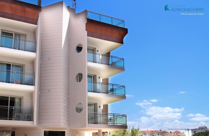 Imagen de los exteriores del Hotel Alma Di Alghero. Foto 11