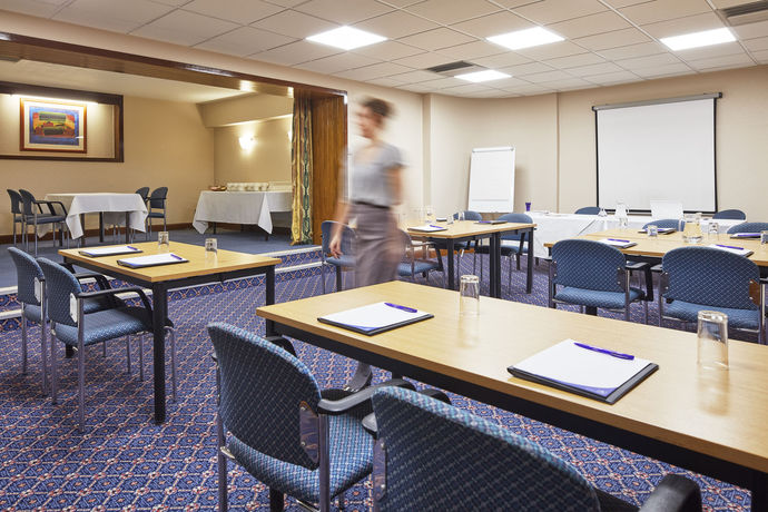 Imagen del bar/restaurante del Hotel Alma Lodge and Restaurant. Foto 5