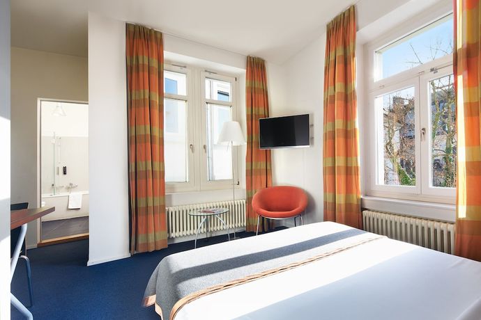Imagen de la habitación del Hotel Alma, Zúrich. Foto 4