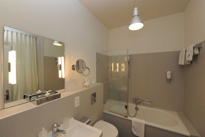 Imagen de la habitación del Hotel Alma, Zúrich. Foto 8