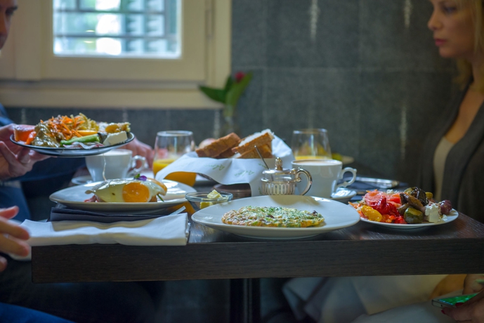 Imagen del bar/restaurante del Hotel Alma and Lounge. Foto 4