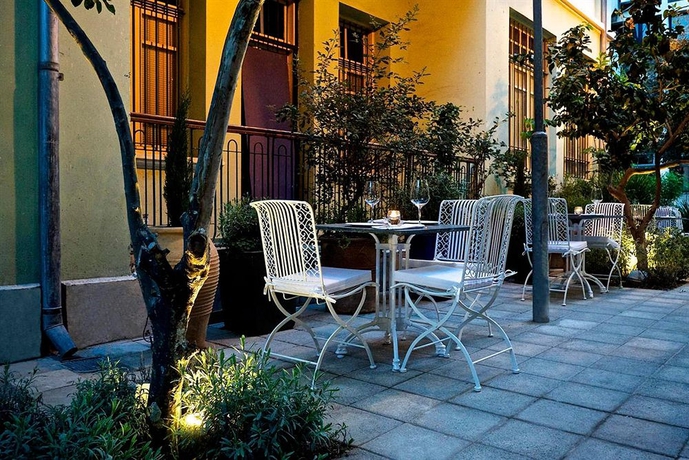 Imagen de los exteriores del Hotel Alma and Lounge. Foto 12