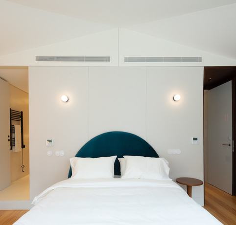 Imagen de la habitación del Hotel Almadina Smart Luxury. Foto 16