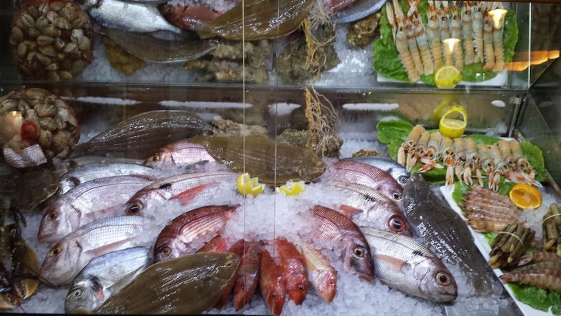 Imagen del bar/restaurante del Hotel Almadraba. Foto 2