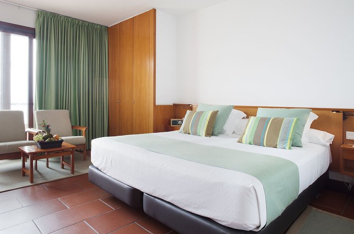 Imagen de la habitación del Hotel Almadraba Park. Foto 10