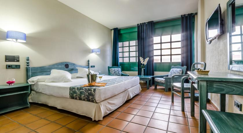 Imagen de la habitación del Hotel Almagro. Foto 7