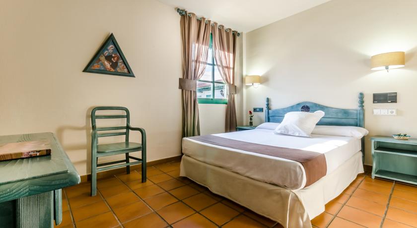 Imagen de la habitación del Hotel Almagro. Foto 10