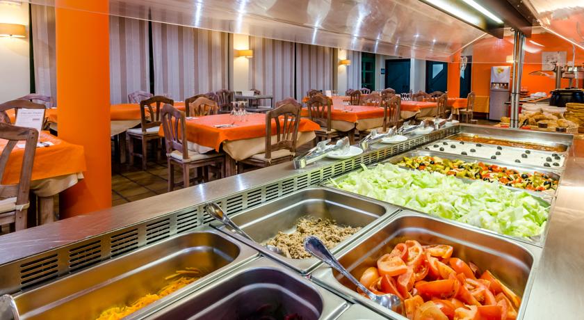 Imagen del bar/restaurante del Hotel Almagro. Foto 5