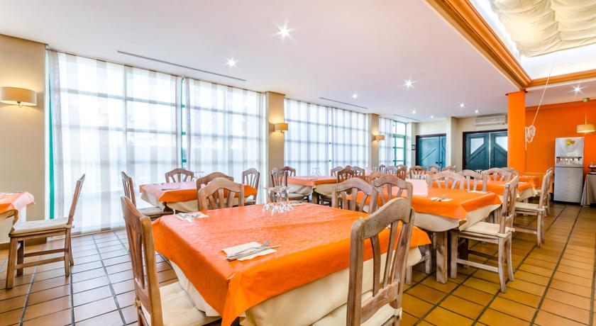 Imagen del bar/restaurante del Hotel Almagro. Foto 6