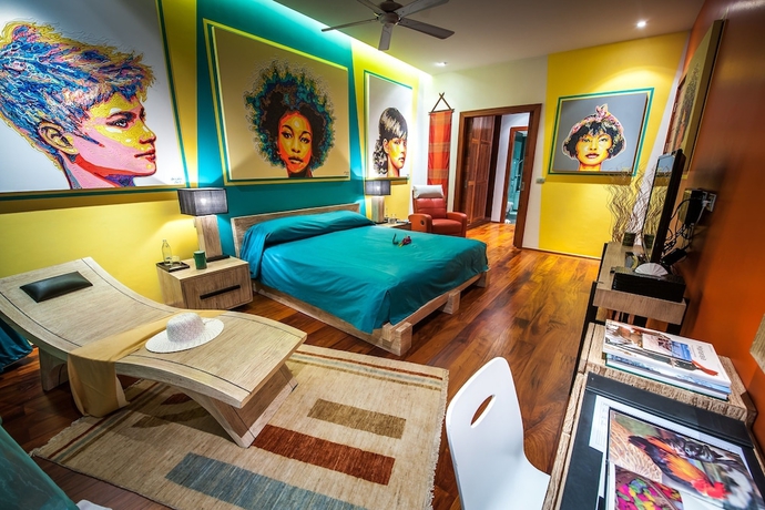 Imagen de la habitación del Hotel Almali Luxury Residence. Foto 5