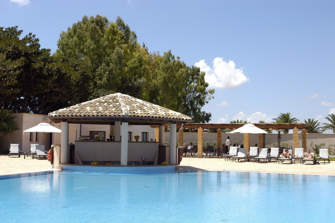 Imagen de la piscina del Hotel Almar Giardino di Costanza Resort and Spa. Foto 15