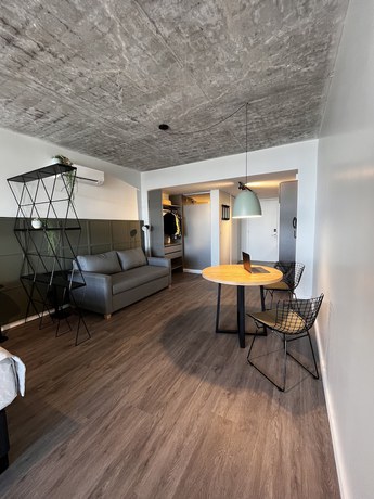 Imagen de la habitación del Hotel Almarena Puerto Retiro. Foto 12