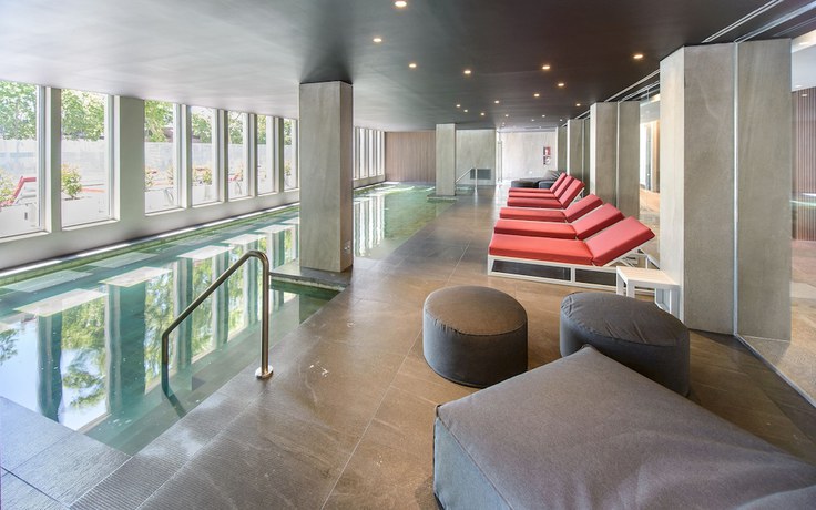 Imagen de la piscina del Hotel Almarena Puerto Retiro. Foto 20