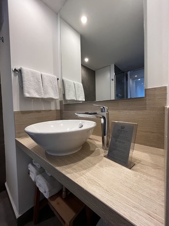 Imagen de la habitación del Hotel Almarena Puerto Retiro. Foto 14