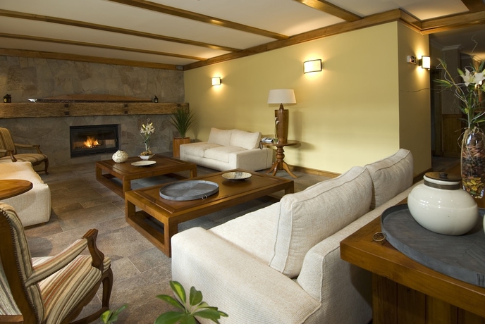 Imagen del bar/restaurante del Hotel Almasur Punta Arenas. Foto 3