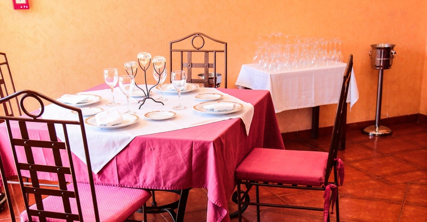 Imagen del bar/restaurante del Hotel Almazara, Riofrío. Foto 2