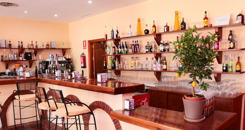 Imagen del bar/restaurante del Hotel Almazara, Riofrío. Foto 3