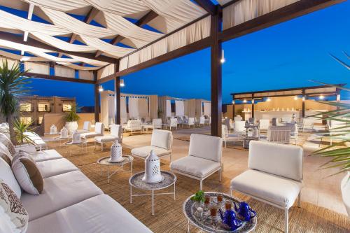 Imagen general del Hotel Almazino, Almaza Bay. Foto 5
