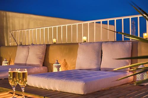 Imagen general del Hotel Almazino, Almaza Bay. Foto 8