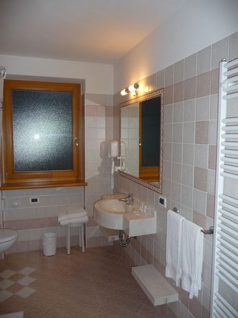 Imagen de la habitación del Hotel Almazzago. Foto 7