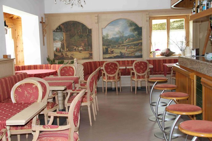 Imagen de los exteriores del Hotel Almazzago. Foto 13