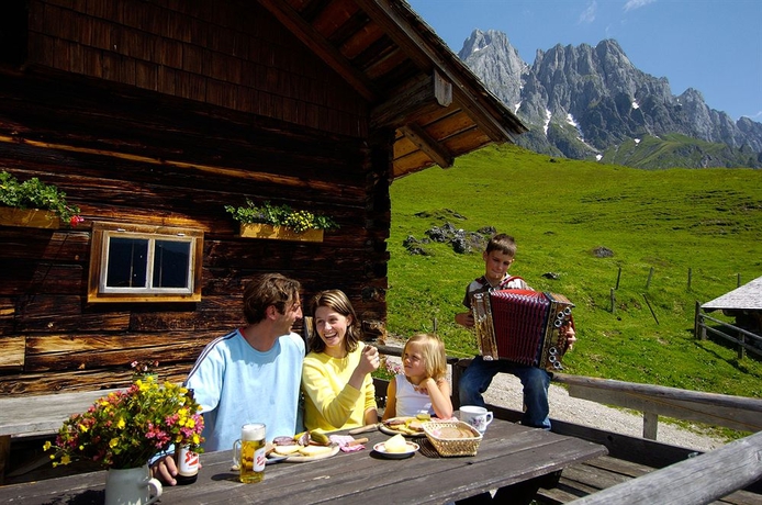 Imagen del bar/restaurante del Hotel Almdorf Reiteralm. Foto 6