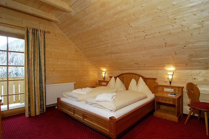 Imagen de la habitación del Hotel Almdorf Reiteralm. Foto 10