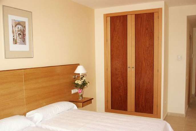 Imagen de la habitación del Hotel Almedina Spa. Foto 9