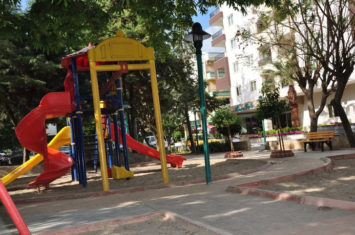 Imagen de los exteriores del Hotel Almera Park Apart. Foto 10