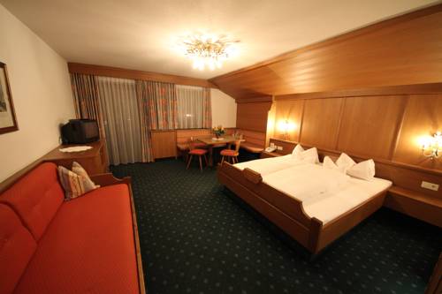 Imagen de la habitación del Hotel Almhof, NEUSTIFT IM STUBAITAL . Foto 6