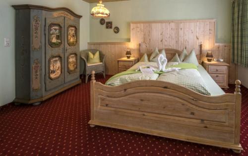 Imagen de la habitación del Hotel Almhotel Gr&uuml;nsteinblick - Adults only. Foto 4