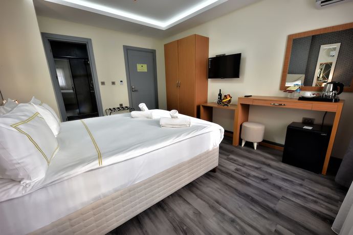 Imagen de la habitación del Hotel Almina Inn. Foto 5