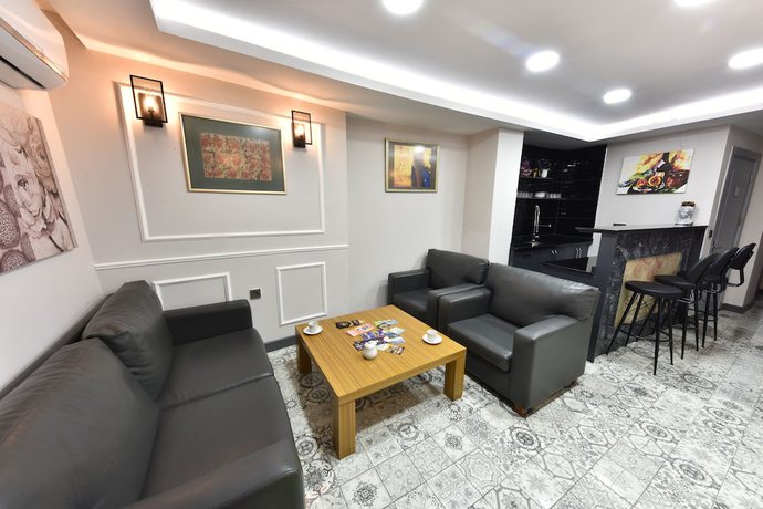 Imagen de los interiores del Hotel Almina Inn. Foto 17