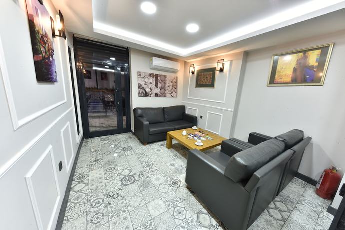 Imagen de los interiores del Hotel Almina Inn. Foto 19