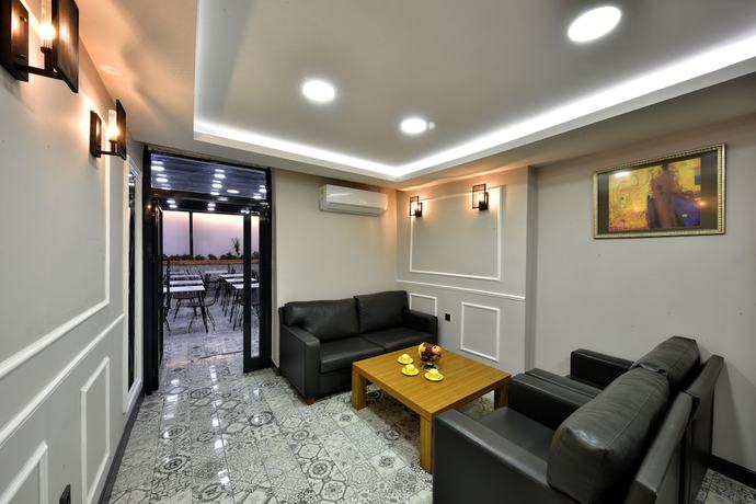 Imagen del bar/restaurante del Hotel Almina Inn. Foto 4