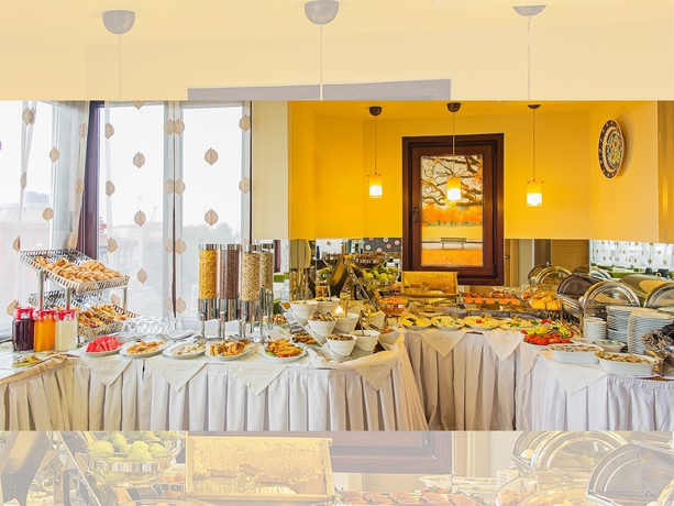 Imagen del bar/restaurante del Hotel Almina - Special Class. Foto 6