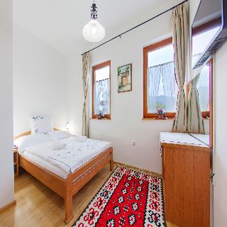 Imagen de la habitación del Hotel Almira. Foto 8