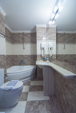 Imagen de la habitación del Hotel Almira Mare. Foto 7