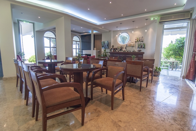 Imagen de los interiores del Hotel Almira Mare. Foto 15