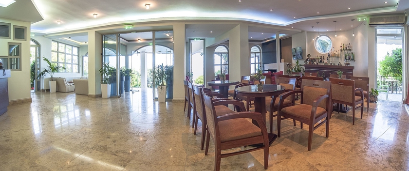 Imagen de los interiores del Hotel Almira Mare. Foto 16