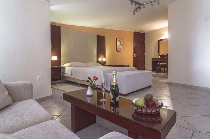 Imagen de la habitación del Hotel Almira Mare. Foto 10