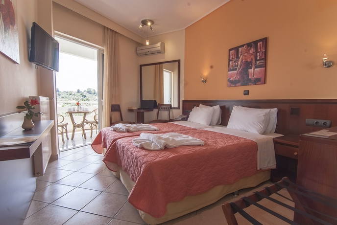 Imagen de la habitación del Hotel Almira Mare. Foto 11