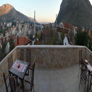 Imagen de los exteriores del Hotel Almira, Mostar. Foto 15