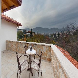 Imagen de los exteriores del Hotel Almira, Mostar. Foto 17