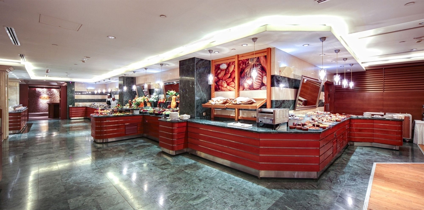 Imagen del bar/restaurante del Hotel Almira Thermal Spa and Convention Center. Foto 5