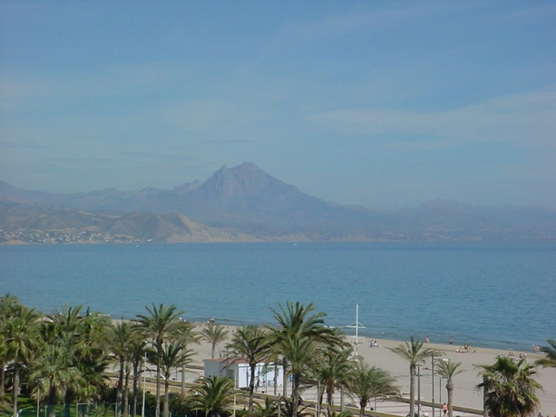 Imagen de los exteriores del Hotel Almirante, Alicante. Foto 7