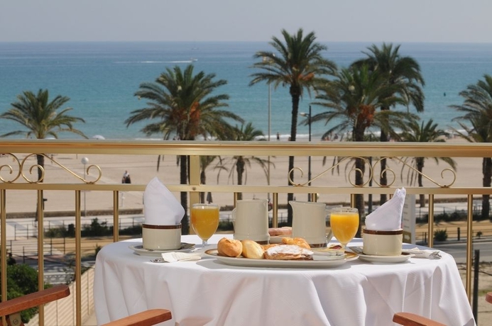 Imagen del bar/restaurante del Hotel Almirante, Alicante. Foto 2