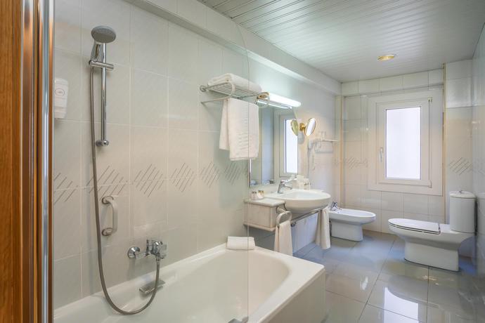 Imagen de la habitación del Hotel Almirante Bonifaz. Foto 3