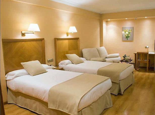 Imagen de la habitación del Hotel Almirante Bonifaz. Foto 5